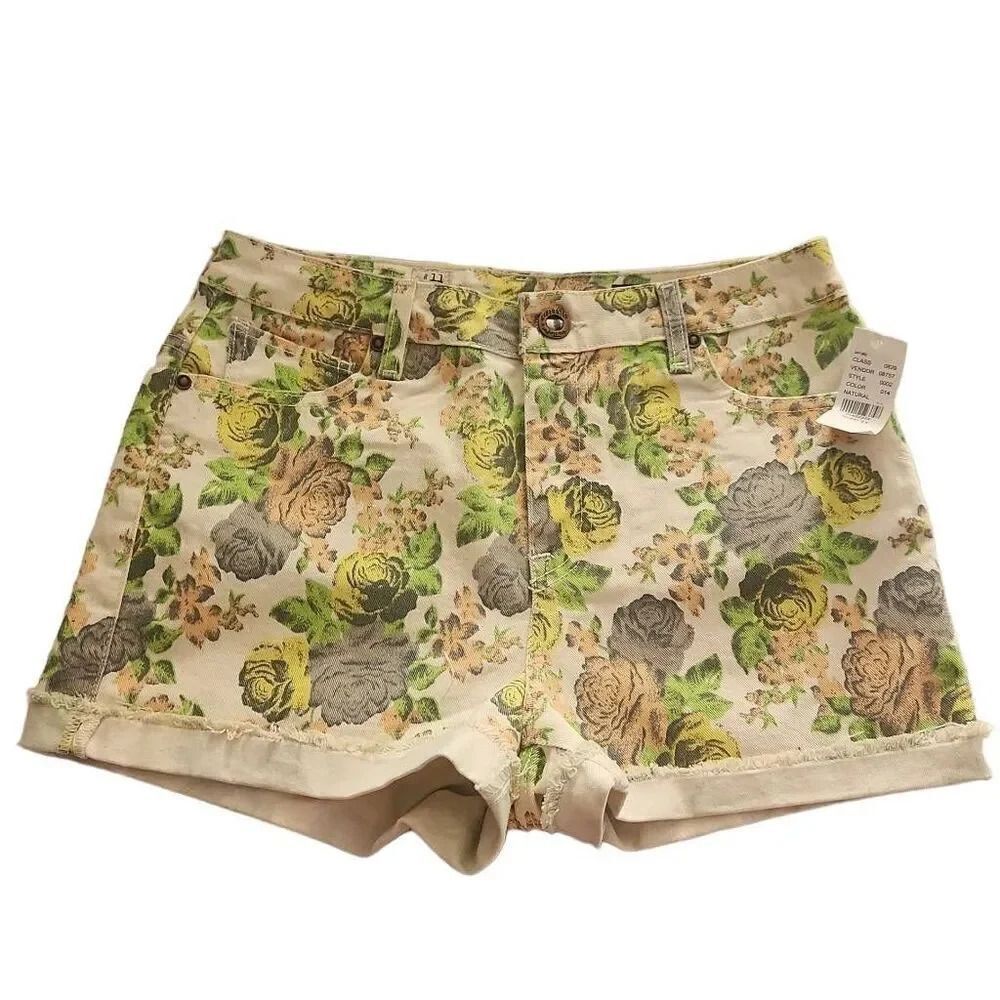 Sound Check Women's Size 11 Cream Pink Floral High Waist Shorts